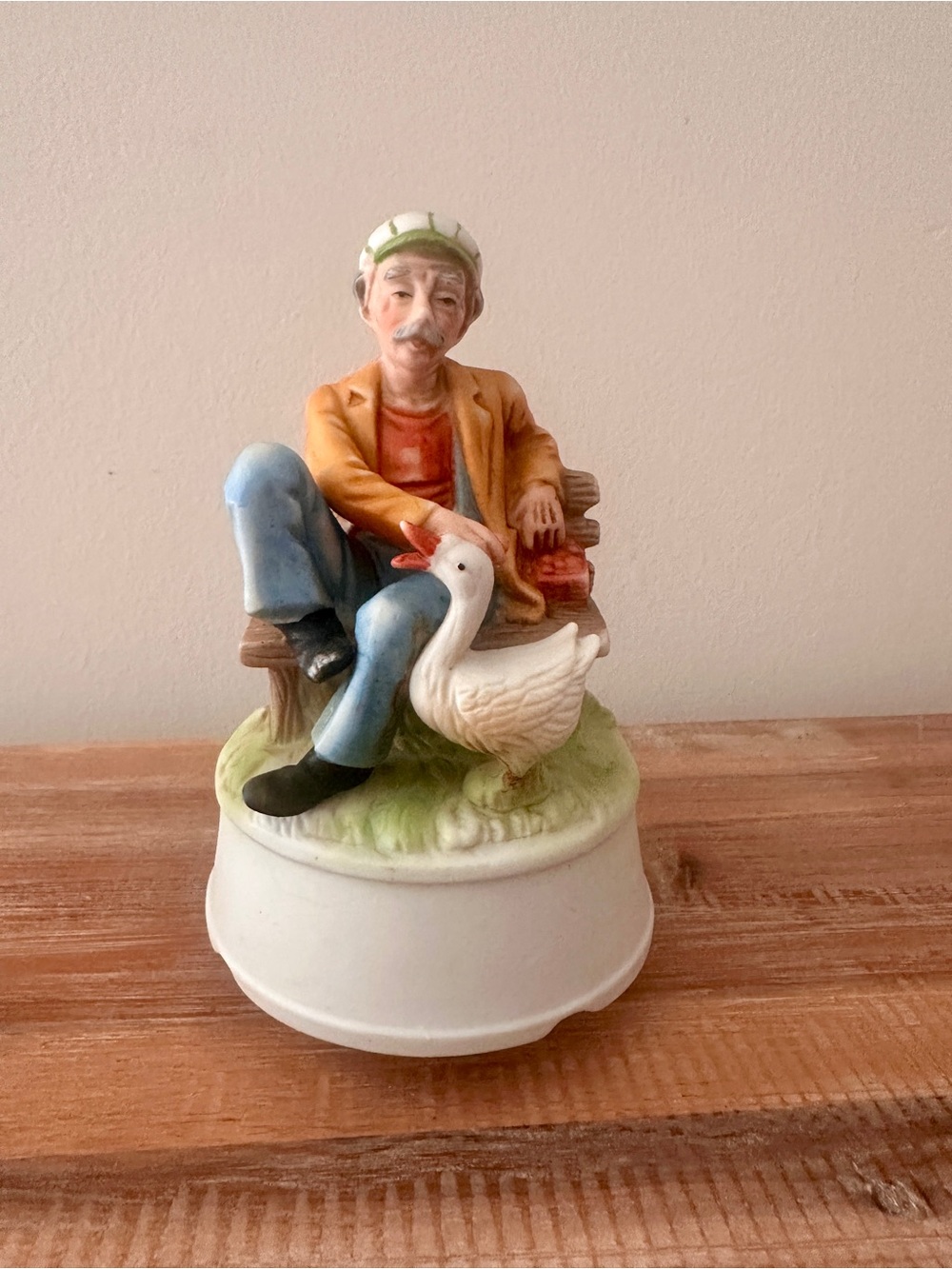 Vintage Man & Goose Porcelain Music Box Raindrops Keep Fallin’ on My Head